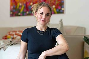 Porträt von der vhs-Dozentin Sofie Peiler